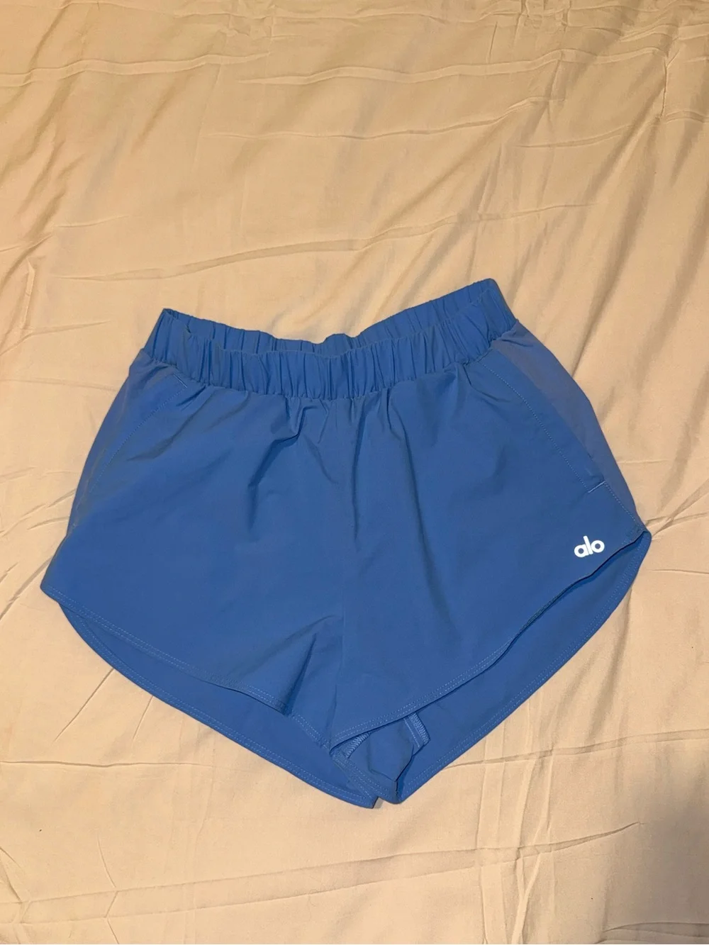 Alo Yoga Playmaker Dolphin Shorts Crystal Clear Blue XS